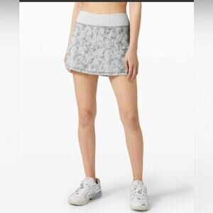 Lululemon Pace Rival Skirt size 6City Breeze Alpine White Multi